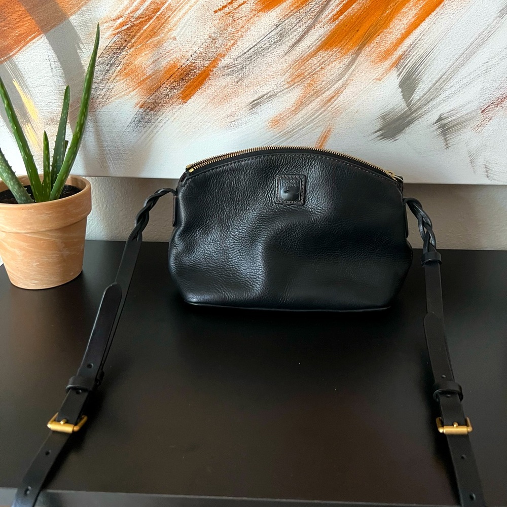 Dooney & Bourke black handbag